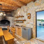 Miromar App Villa Pula