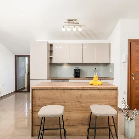 Miromar App Villa *