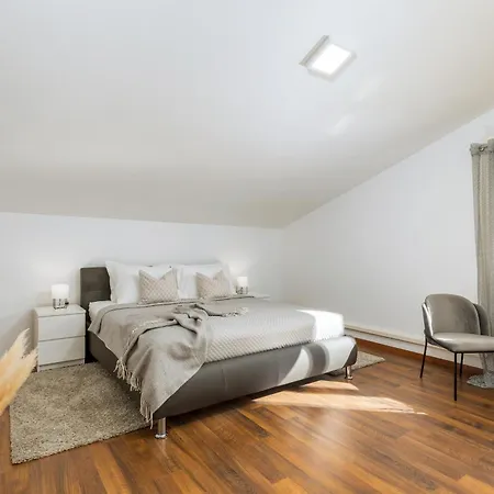 Miromar App 别墅 普拉