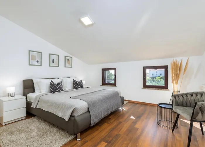 Вілла Miromar App