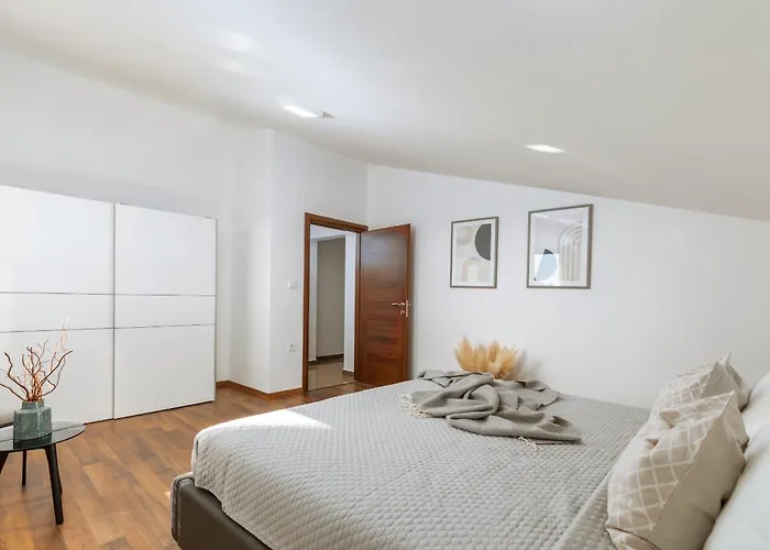 Miromar App Пула